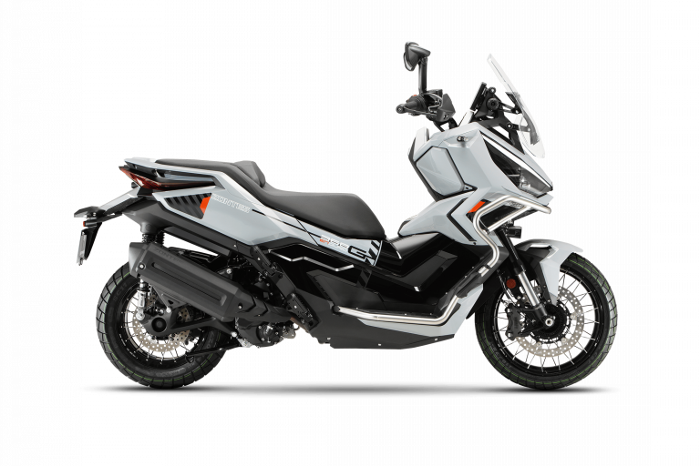 Car202509081715513028