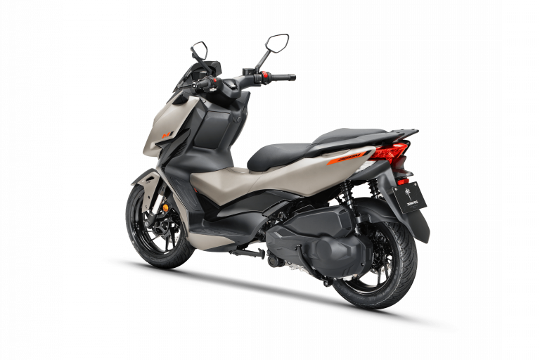 Car202510250820534794